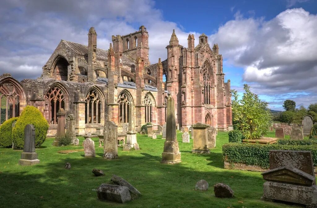Аббатство святой марии шотландия. Аббатство ли. Уитби, норт-йоркшир, англия. Фаунтинское аббатство йоркшир. Аббатство тинтерн.