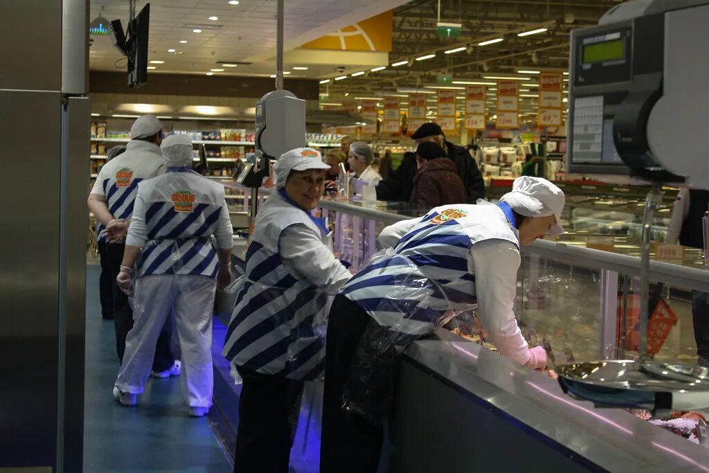 Работа пушкина глобус. Глобус гипермаркет пушкино. глобус климовск рыбный отдел. гиперглобус пушкино. гипермаркет глобус рыбный отдел.