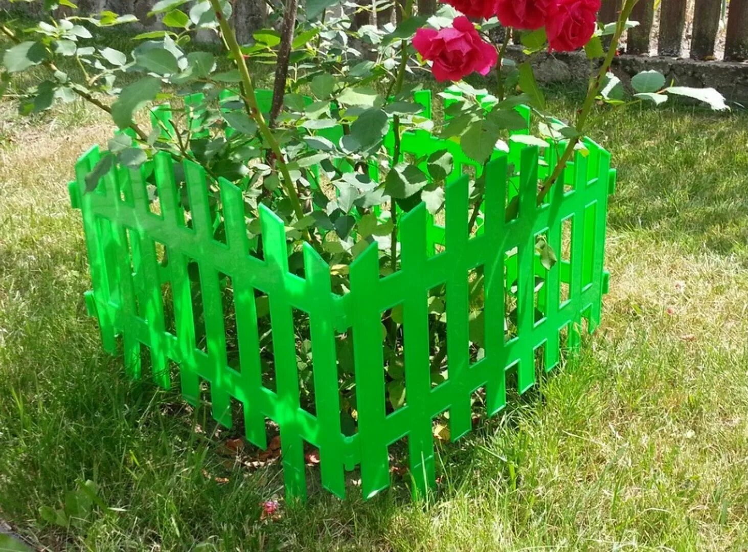 Купить заборчик для клумбы на дачу. Декоративный забор GARDENPLAST renessans. ГАРДЕНПЛАСТ заборчик декоративный. Забор декоративный для сада. Декоративный забор для дачи.