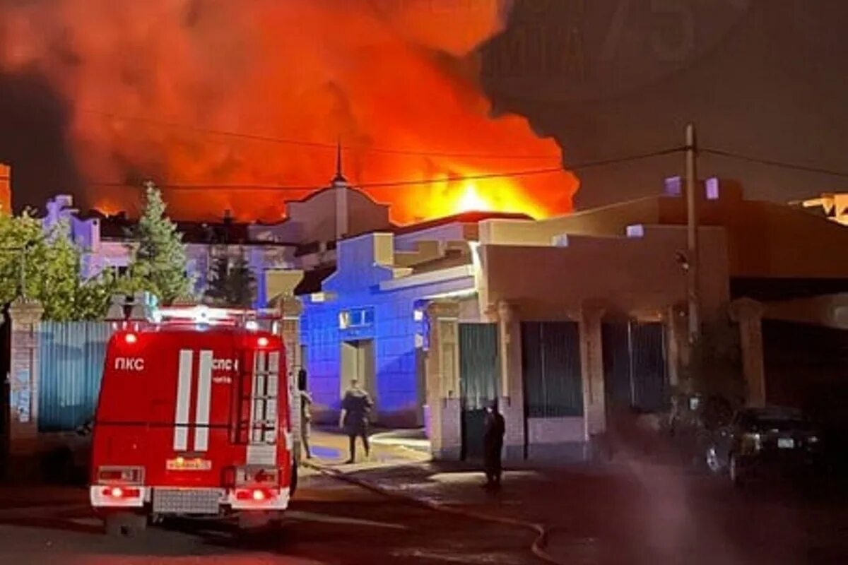 Что горит в чите сегодня. Хабаровская 29 чита. пожар на кск в чите сегодня. центр читы ночью. спч чита.
