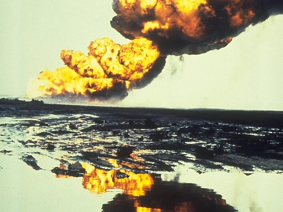 Сброс нефти в персидский залив 19 января 1991. Разлив нефти в персидском заливе 1991. Разлив нефти в персидском заливе.