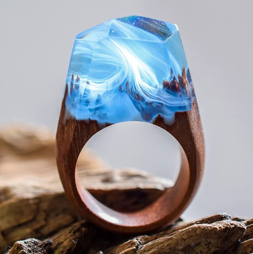 Как сделать кольцо из дерева. Epoxy resin кольца. кольца из эпоксидной смолы. кольцо из дерева и эпоксидной смолы. перстень из эпоксидной смолы.