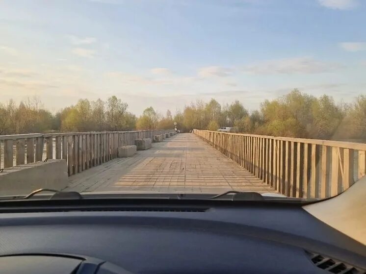 Сельцо мост. Подвесной мост в сельцо. мост через реку. деревянный мост.