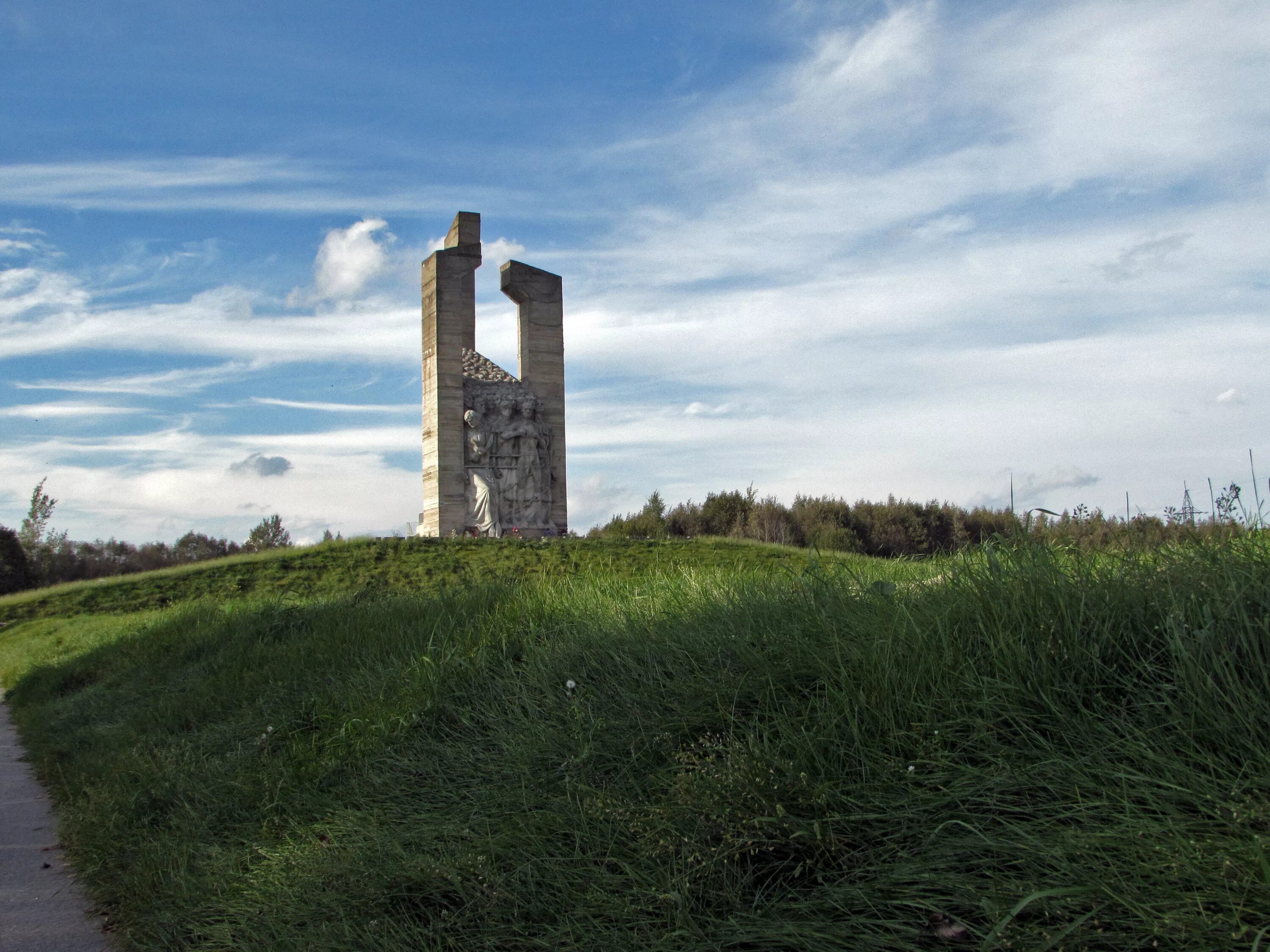 Лагерь пески 2 псковская область. Город Порхов- Дулаг-100. Порхов концлагерь мемориал. Порхов Псковская область концлагерь. Концлагерь Дулаг 100
