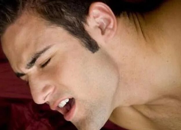 Спящие мужчины. Женщины для удовольствия. Юноши в постели. Man moaning. Man moaning.