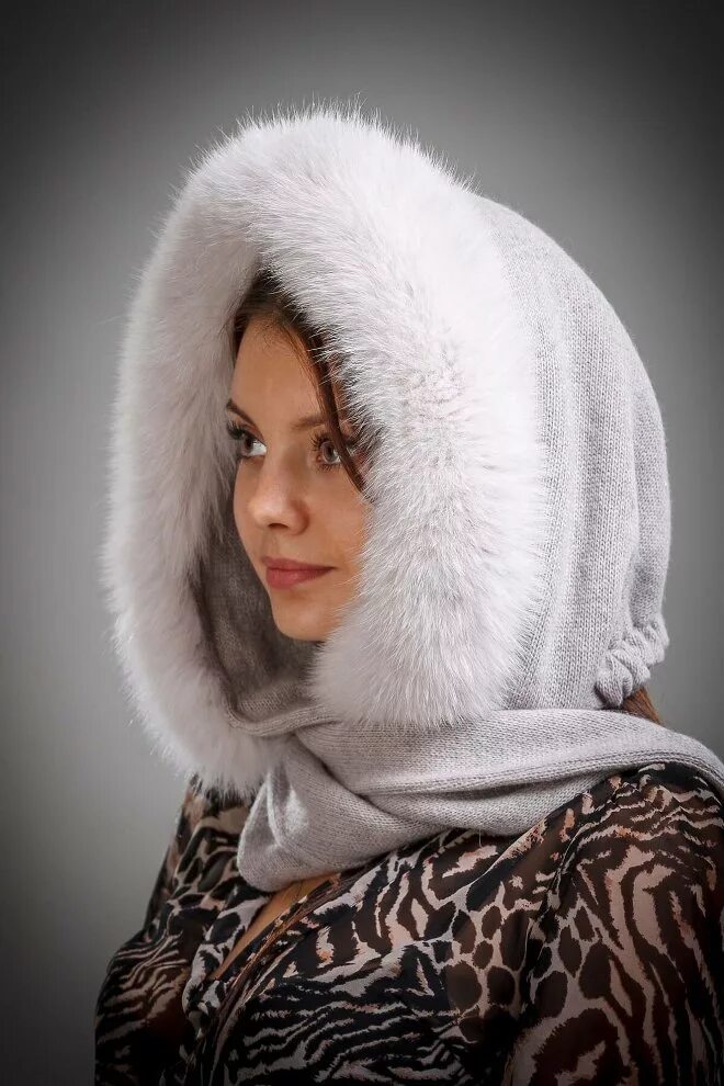 Шапка с шубой с капюшоном