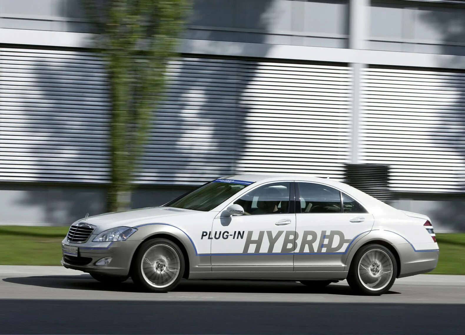 Mercedes hybrid. Гибридный Мерседес. Мерседес гибрид 2009. Мерседес гибрид 227. Мерседес гибрид 2024.