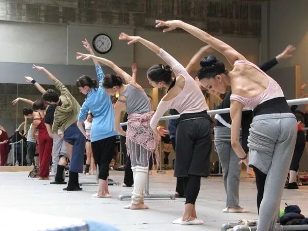 Шаг вперед 2 улицы танцы. Танцы делают меня. Сделай танцуй. Т/и девушка. Эстетика танцора хип хоп.