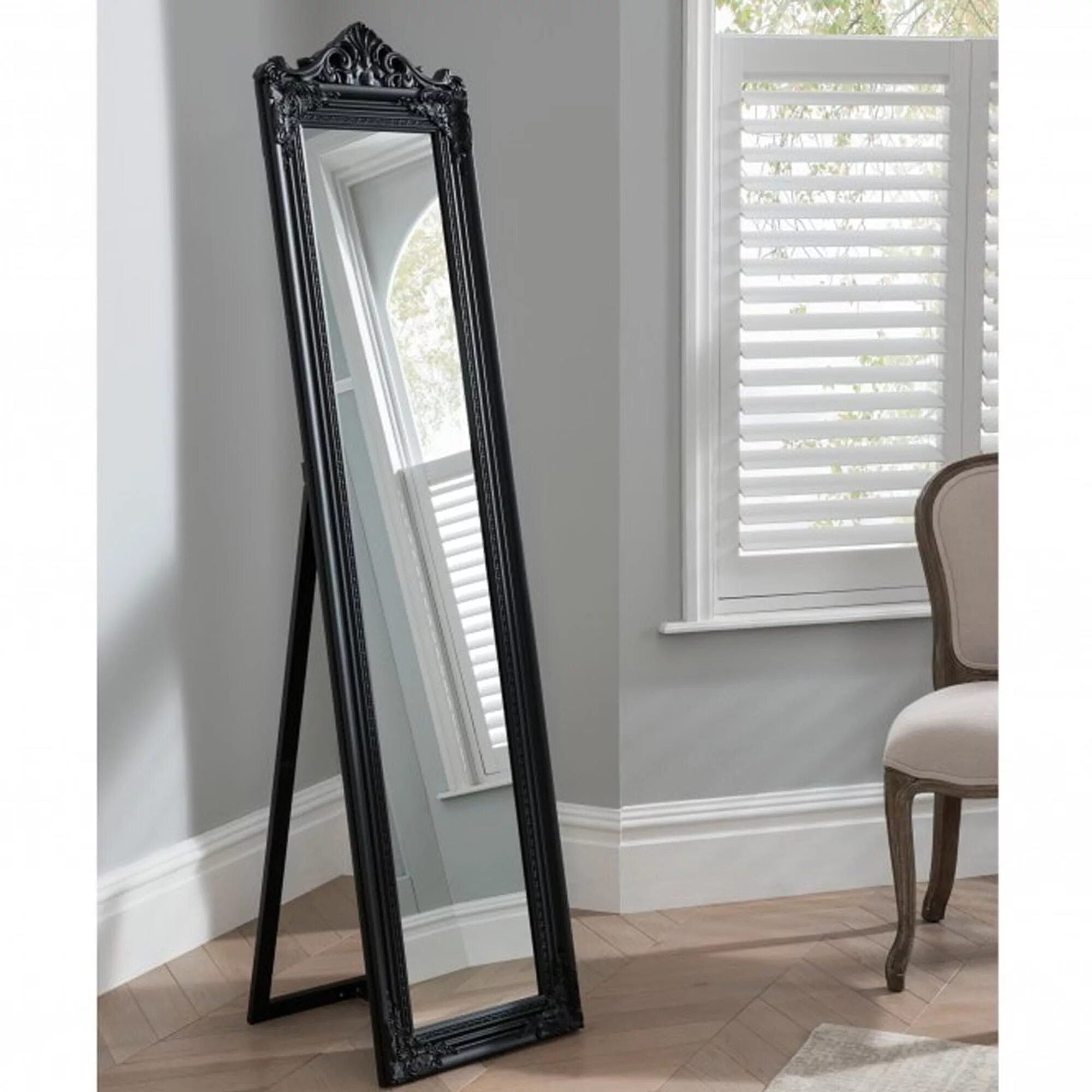 Standing mirror. Full length mirror.