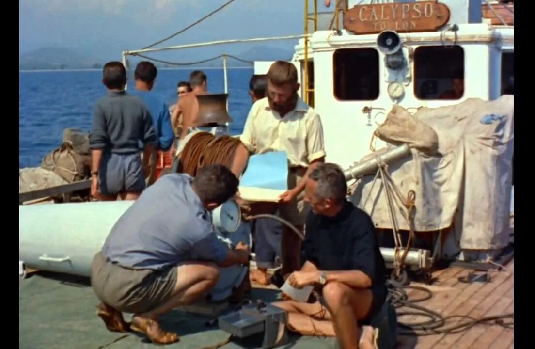 Подводная одиссея жака кусто. Одиссея жака. Одиссея жака. Жак ив кусто одиссея. Жак ив кусто.