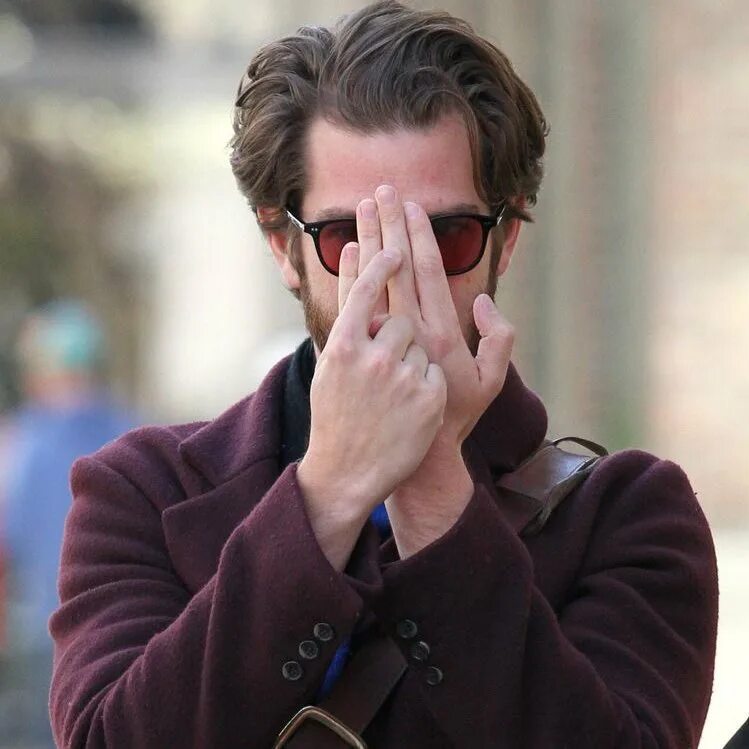 Передай привет морю. Бывает хочешь послать человека а глянешь на него. Хочется послать человека. Смешно послать. Как вежливо послать человека.