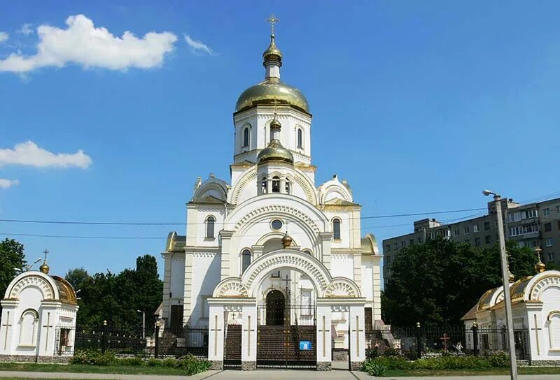 Храмы минска. Храм архангела михаила в царицыно. Храм архангела михаила минск янковского 2. Церковь михаила архангела темрюк. Церковь архангела михаила беларусь.