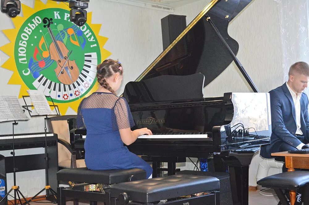 платные услуги детской музыкальной школы. дмш 96. муз школа десятилетка при консерватории спб. школа искусств нижневартовск. музыкальная школа фортепиано.