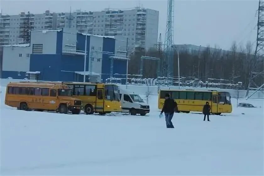 Сайт автовокзала нижневартовск. Нижневартовский автовокзал. Автостанция Нижневартовск. Нижневартовск Старая автостанция. Вартовск Автобусный вокзал.