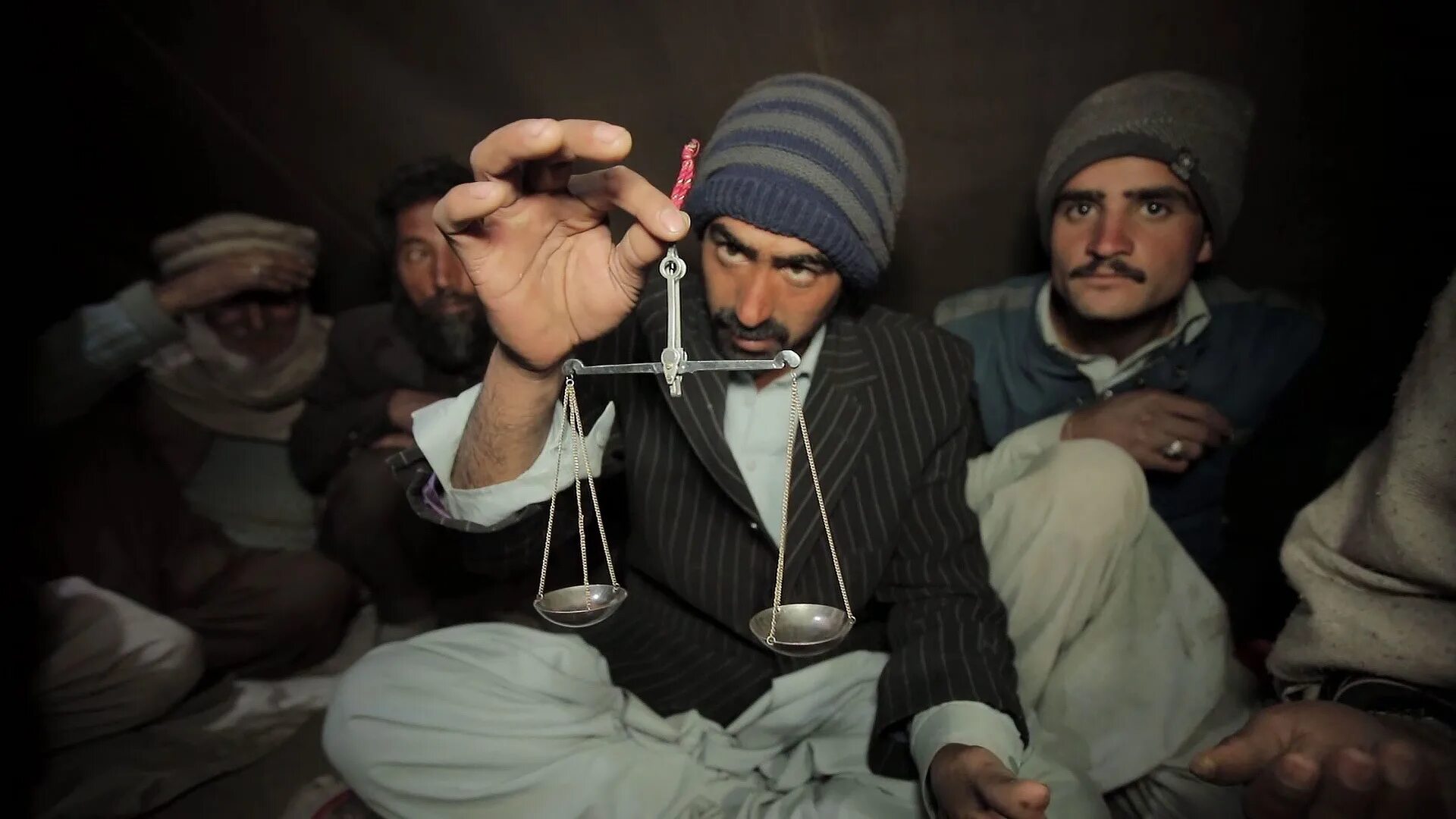 Мир наизнанку пакистан. Комаров мир наизнанку пакистан. Комаров мир наизнанку пакистан. Китай мир наизнанку китай. Хан баба мир наизнанку.