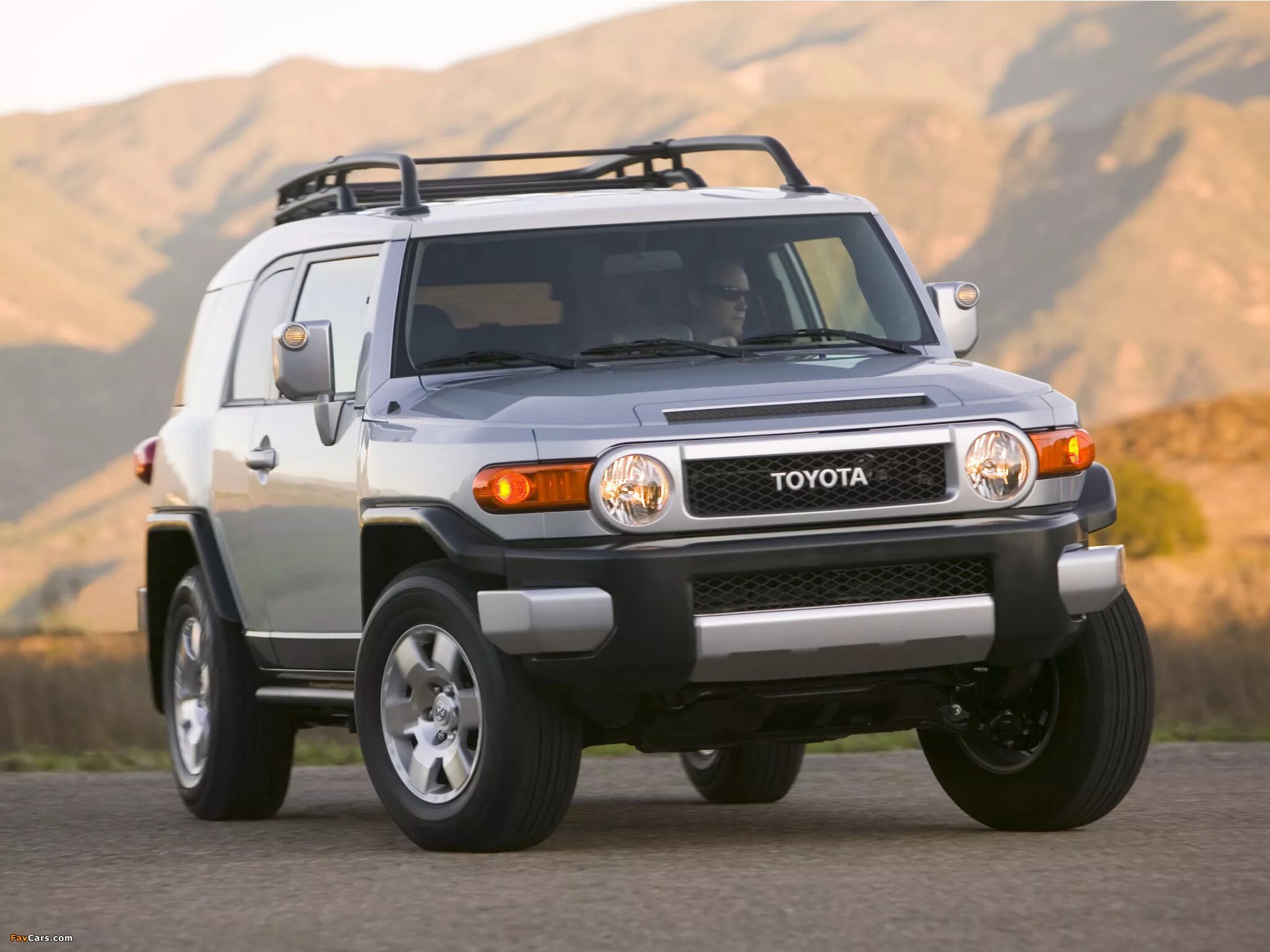 Тойота автомат полный привод. Toyota FJ Cruiser 2005. Toyota FJ Cruiser 2007. Toyota FJ Cruiser 2010. Тойота FJ Cruiser 2006.