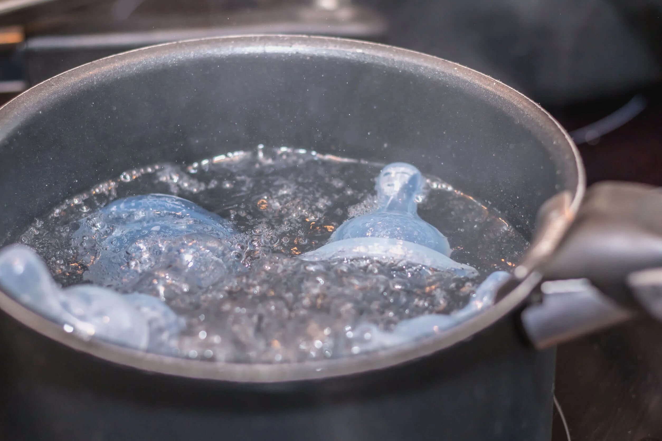 Ванночка для детей. Купать кипяченой водой. Купание младенца. Кипячение посуды. Купать кипяченой водой.