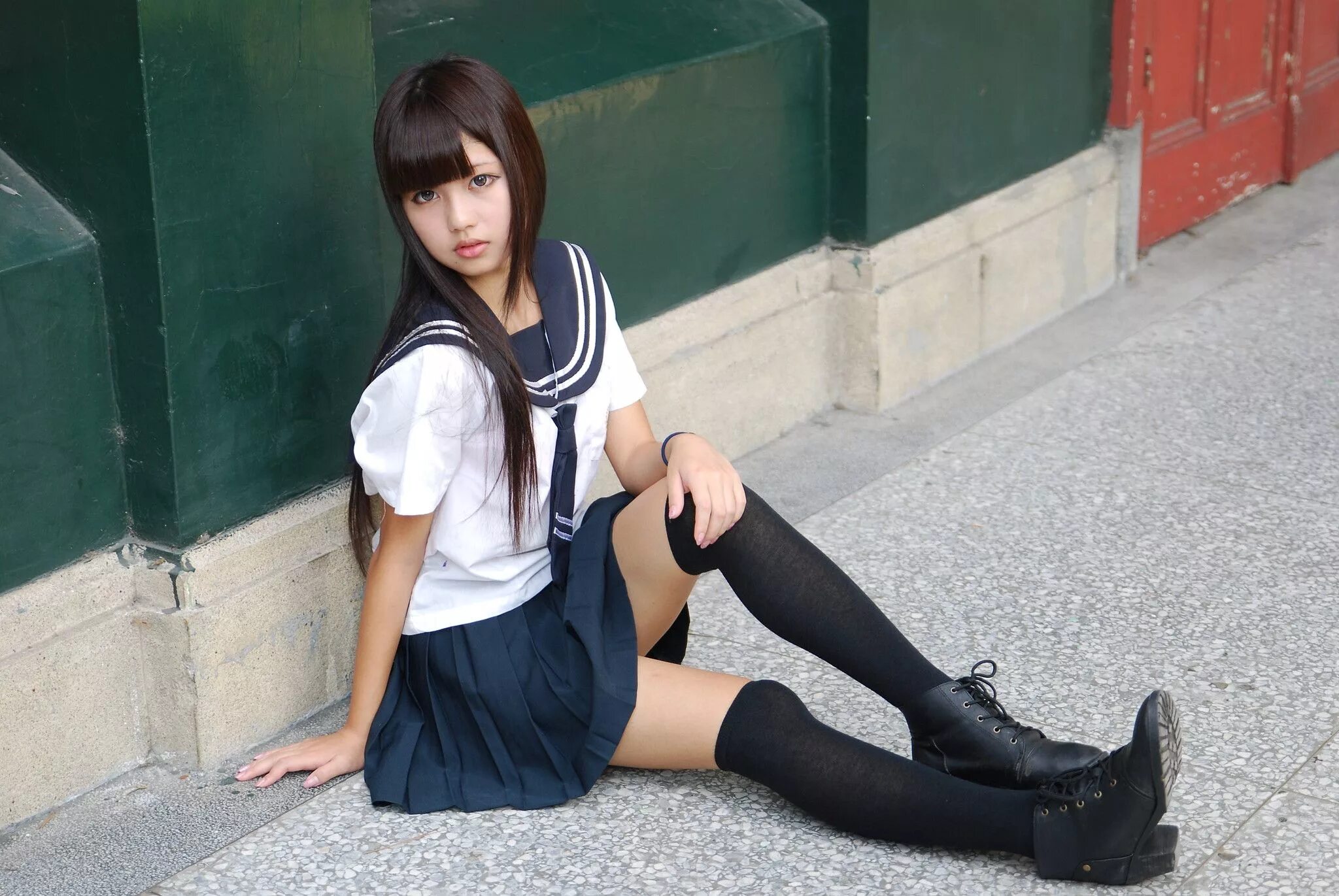 Japanese schoolgirls videos. Японские девушки в школьной форме. Гакко сэйфуку. Японки в спартивнои форми. Настоящие японские школьники.