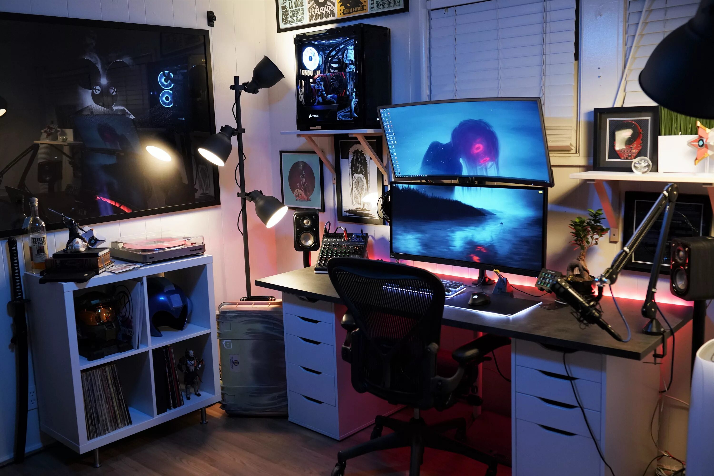 Computer studio