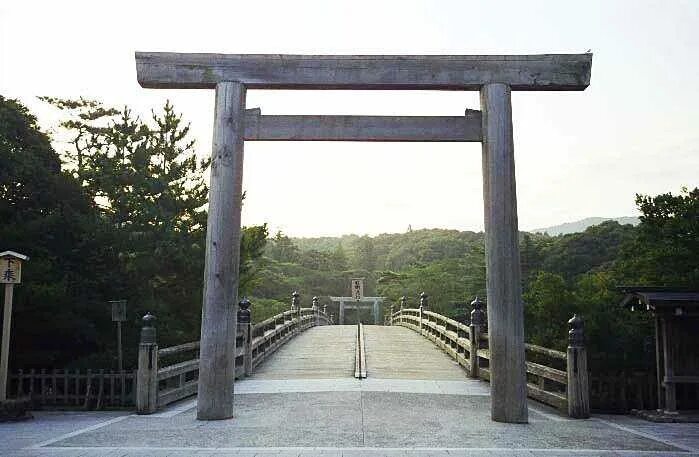 Исэ дзингу япония. Церковь ямата. Замок химэдзи япония эстетика. Tokuriki tomikichiro. Абуна йемата гух церковь в эфиопии.