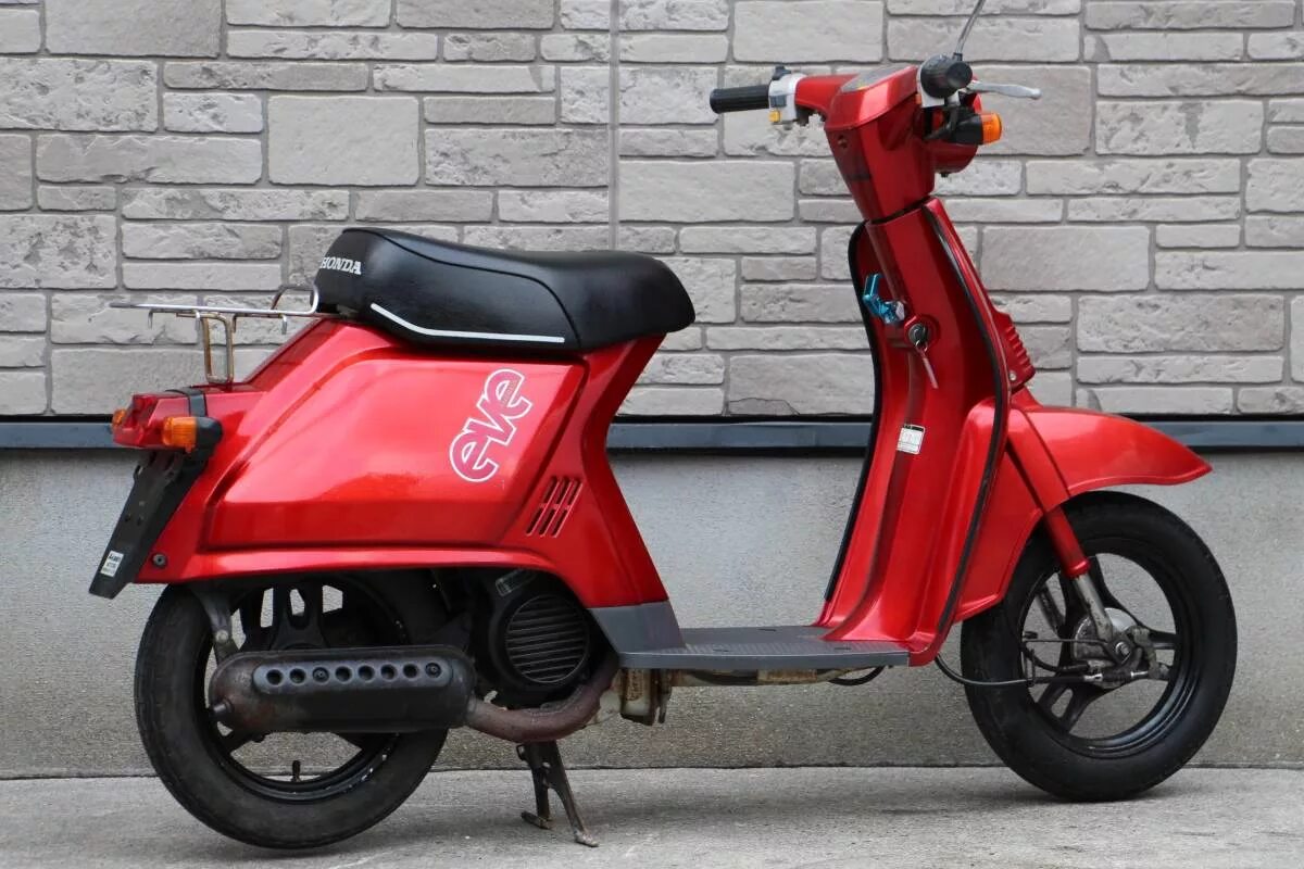 Honda eve. Honda eve. Honda eve pax. Скутер honda eve smile. Скутер honda tact ab 07.