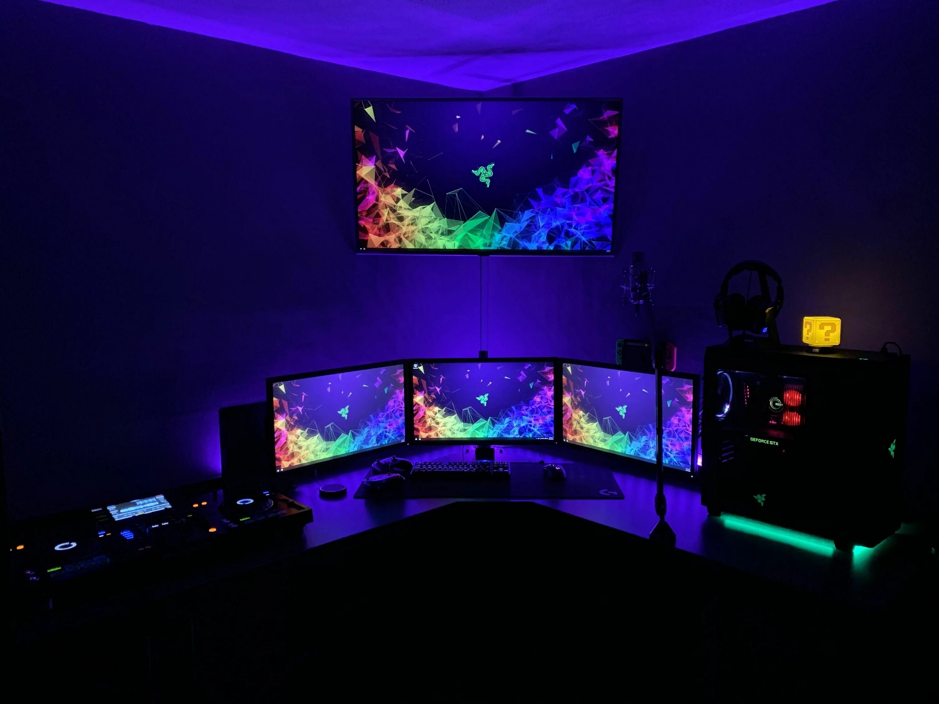 ПК сетап 2019 Razer. Игровая комната Razer. Комната геймера рейзер. Razer RGB Room 4k. Expensive gaming