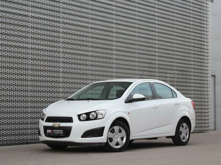 Chevrolet aveo t300 белый. Chevrolet авео 2013. шевроле авео т300 белая. шевроле aveo t300. авео т300 белый.