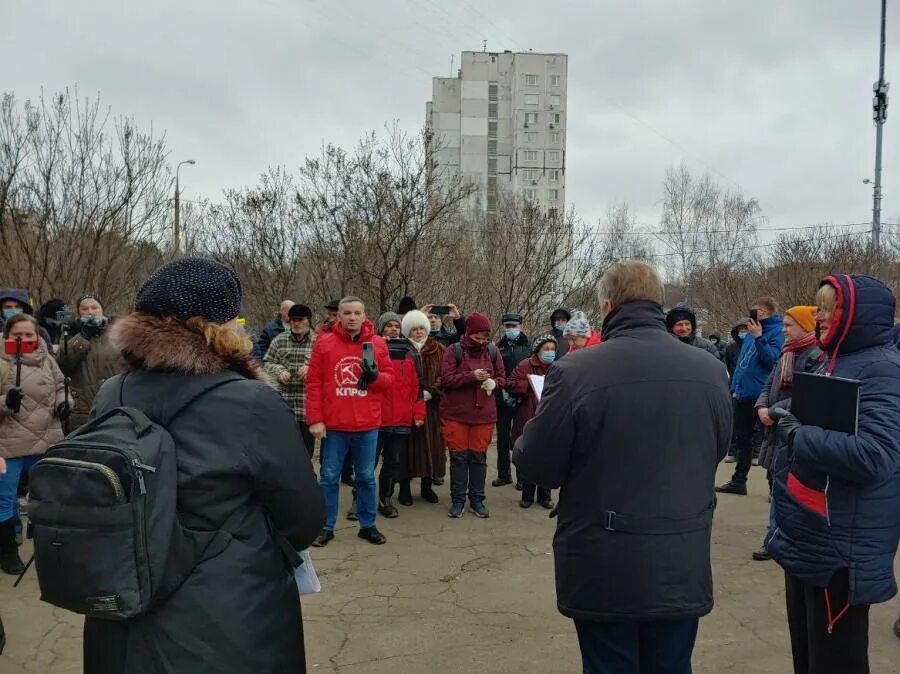 Жители Москвы. Жители Москвы фото. Инициативная группа. Здание КПРФ В Москве. Инициативная группа граждан выступила против строительства