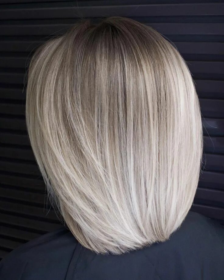 Lived in blonde by @kyprikhair Short hair balayage, Long hair styles, Stylish sh