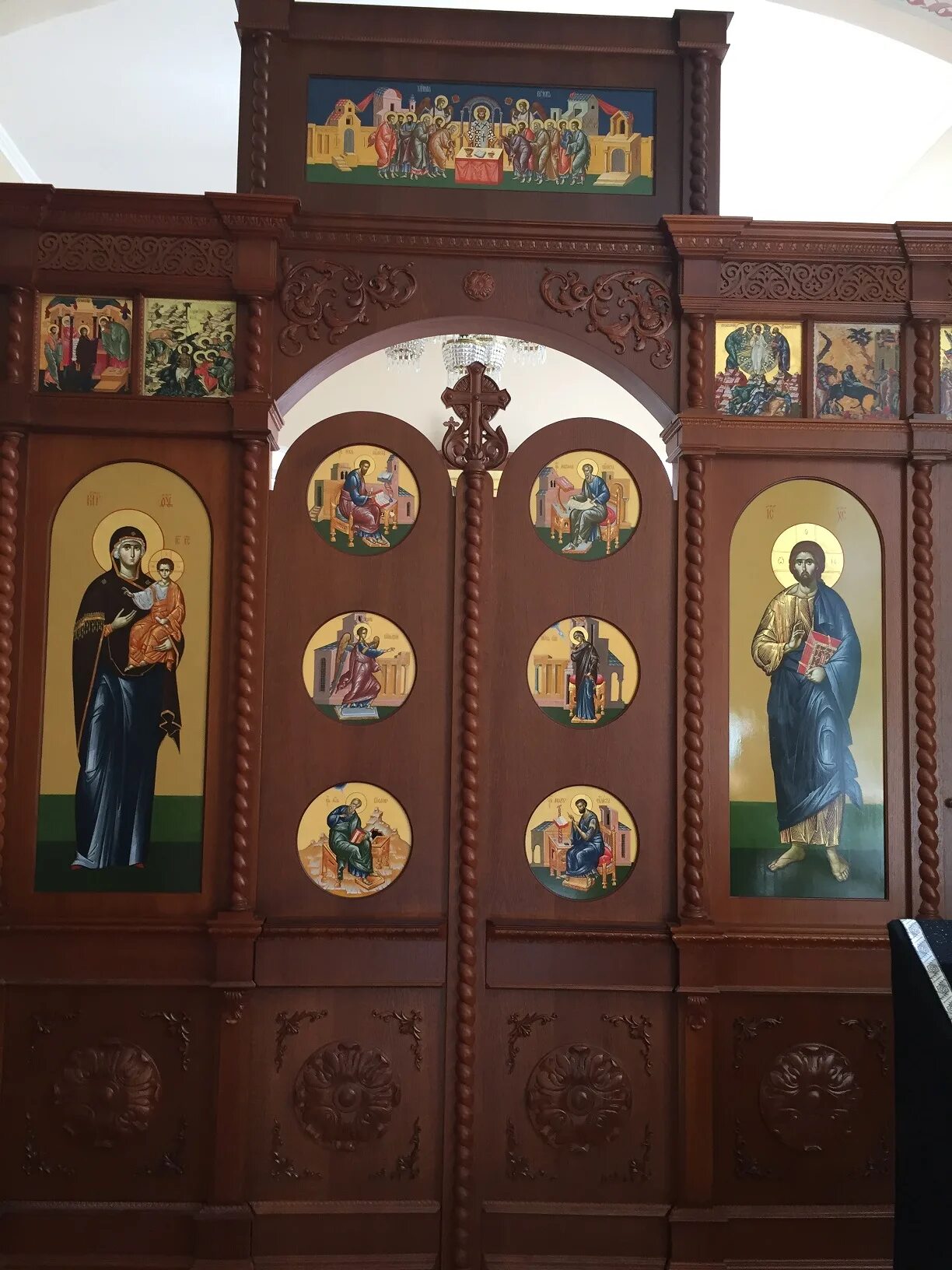 новый иконостас. новый иконостас. иконостас храма монастыря ставроникиты. новый иконостас. никитская церковь владимир иконостас.