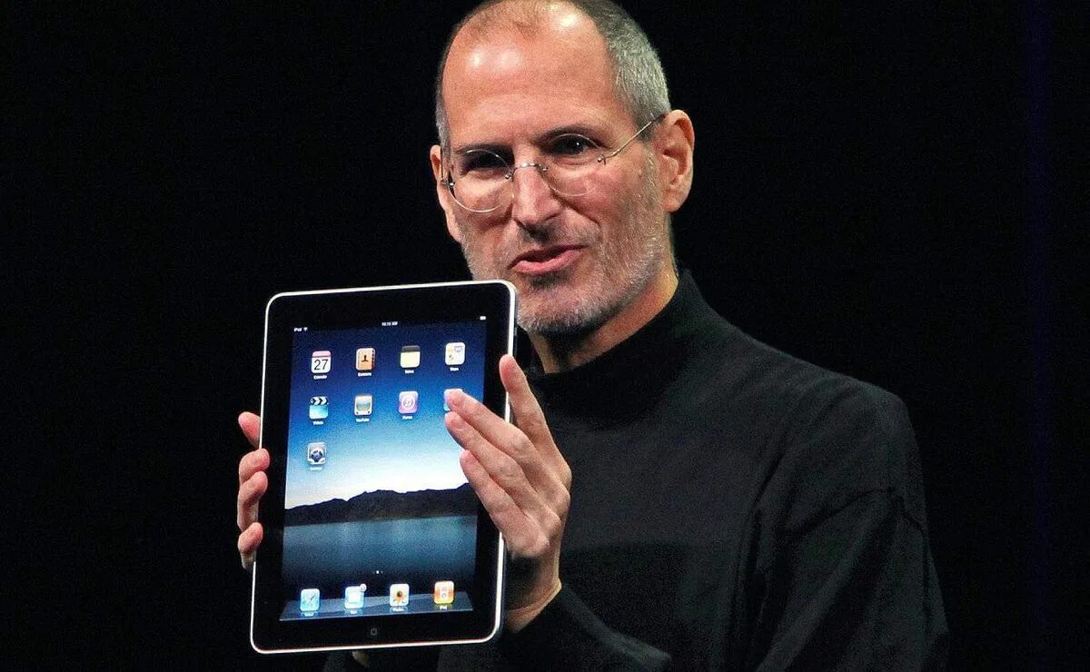 Создатель apple. Стив джобс apple. стив джобс айпад. стив джобс 2010. apple ipad 2010 стив джобс.