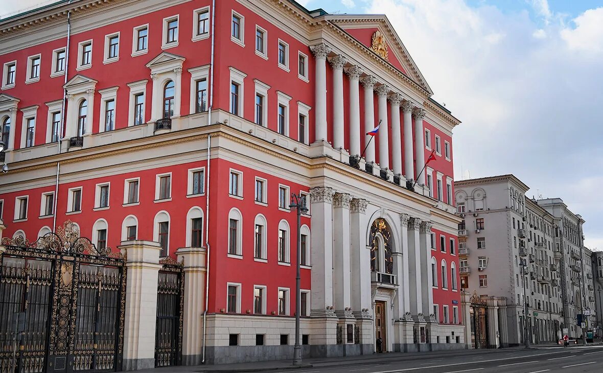 Городская администрация москва. Здание мэрии Москвы. Мэрия Москвы на Тверской. Здание мэрии Москвы на Тверской. Здание мэрии Москвы Казаков.