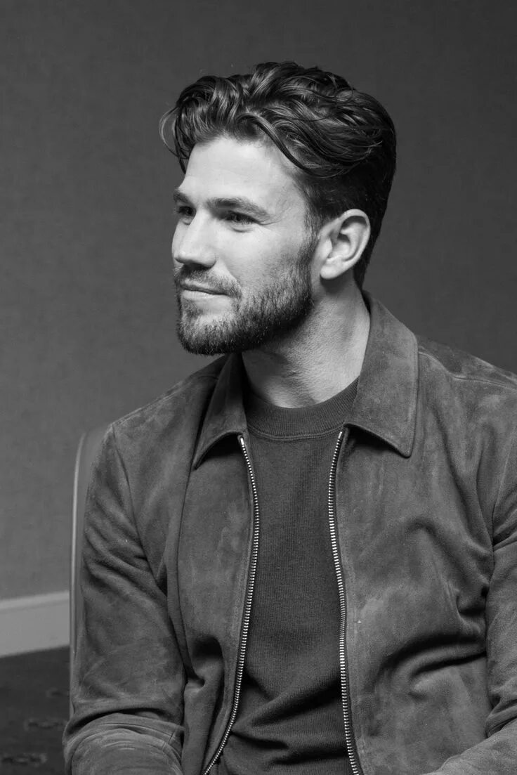 Austin Stowell. Актер Остин Стоуэлл. Остин Стоуэлл любимый враг. Остин Стоуэлл 2023.