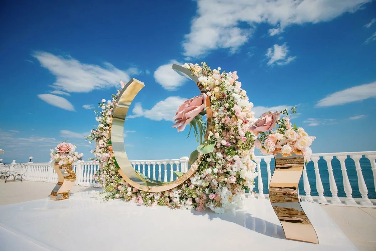 Арка море. Арка море эвкалипт. Выездная церемония бракосочетания в Крыму. Свадебная арка на море. Свадьба на море.