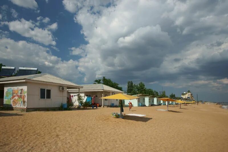 Санвиль золотой пляж Феодосия. Ток золотой пляж Феодосия. Крым Береговое золотой пляж ток. Золотой пляж, Феодосия, Керченское шоссе, 74.