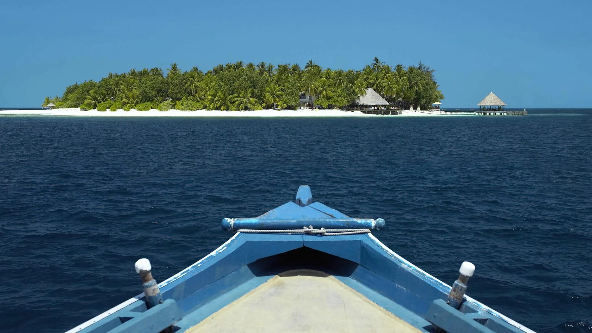 Boat island. Яхта остров. Вид с корабля на берег. Корабль и остров. Корабль Мальдивы.