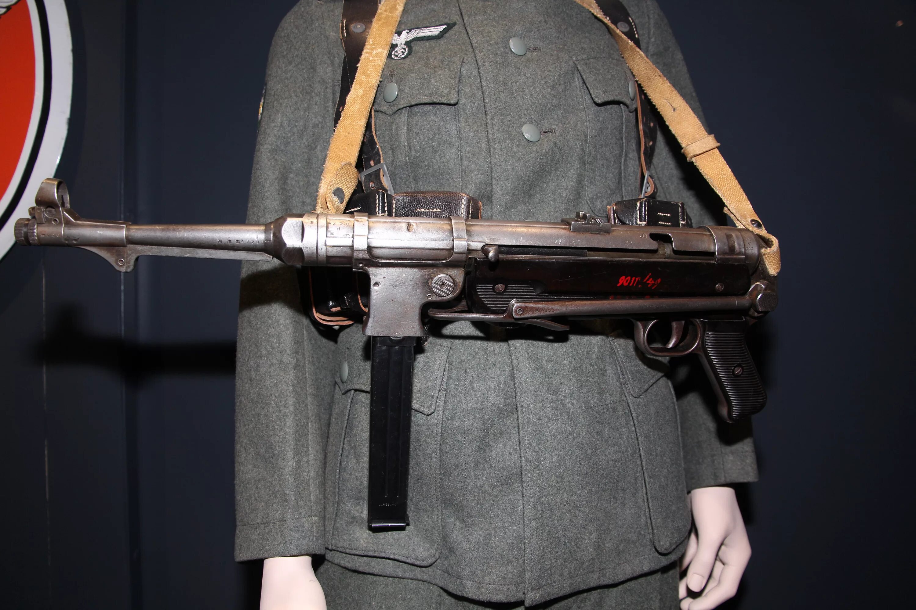 Фашистское оружие. Maschinenpistole 40 (mp40). МП 40 модифицированный.