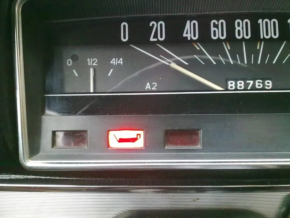 Мигает лампочка давления масла ваз. Лампа давления масла ваз 2101. сигнальные лампы ваз 2101. контрольные лампы ваз 2101. лампочка давления масла ваз 2101.