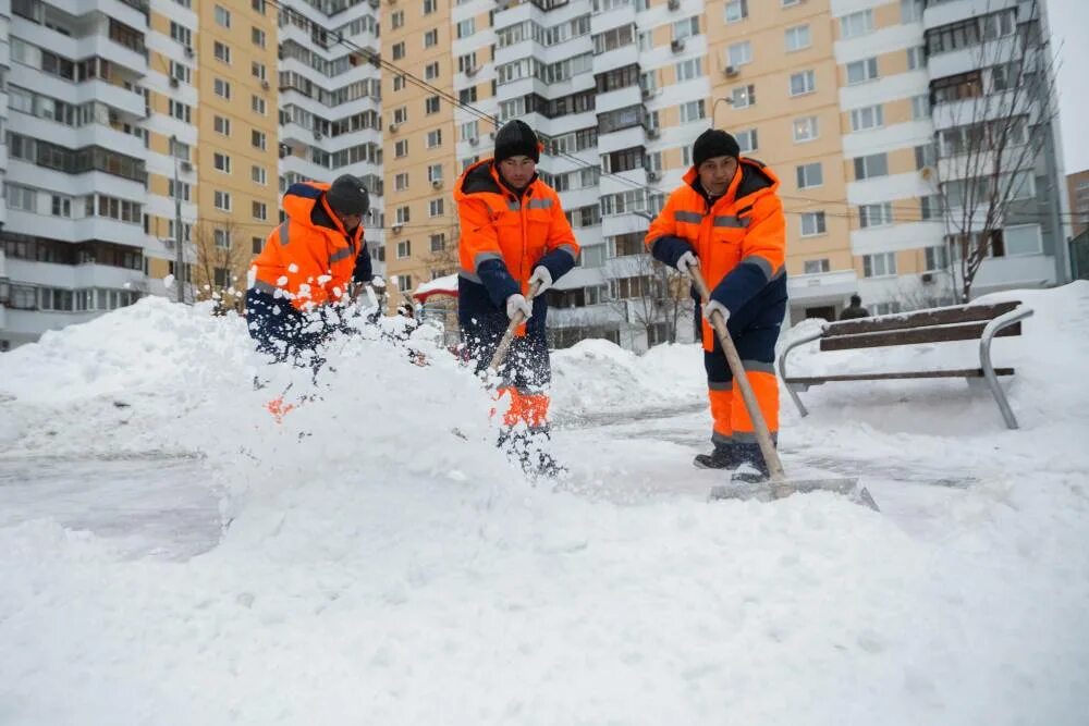 Мигранты в Москве. Гастарбайтеры. Мигранты Кыргызстана в России. Рабочие мигранты.