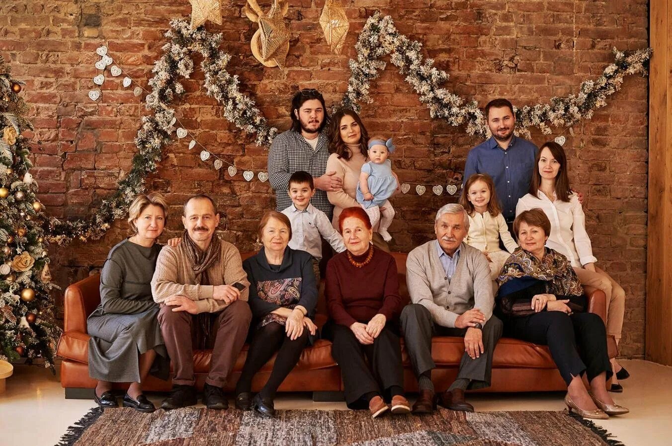 Очень большая семья. Parenthood, season 4 фильм. Большая семья продолжить. Династия околот. Parenthood 5 season.