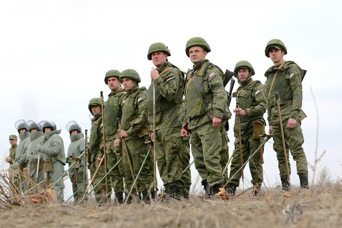 Военные войска а б в г. Солдат Российской армии. Военная форма Российской армии. Солдат армии России. Инженерные войска.