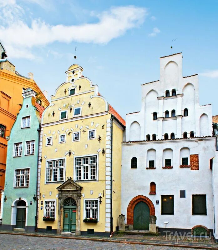 3 латвия. Дом три брата в риге. 3 латвия. Улочки старой риги фото. Латвия рига старый город.