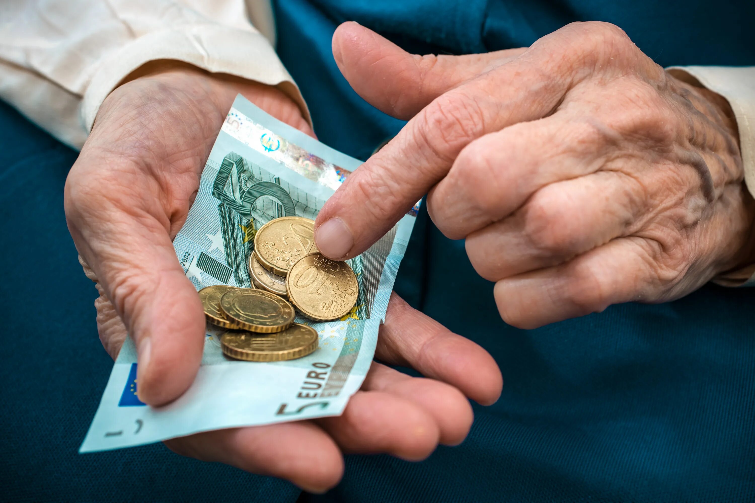 Пенсионерам дадут деньги