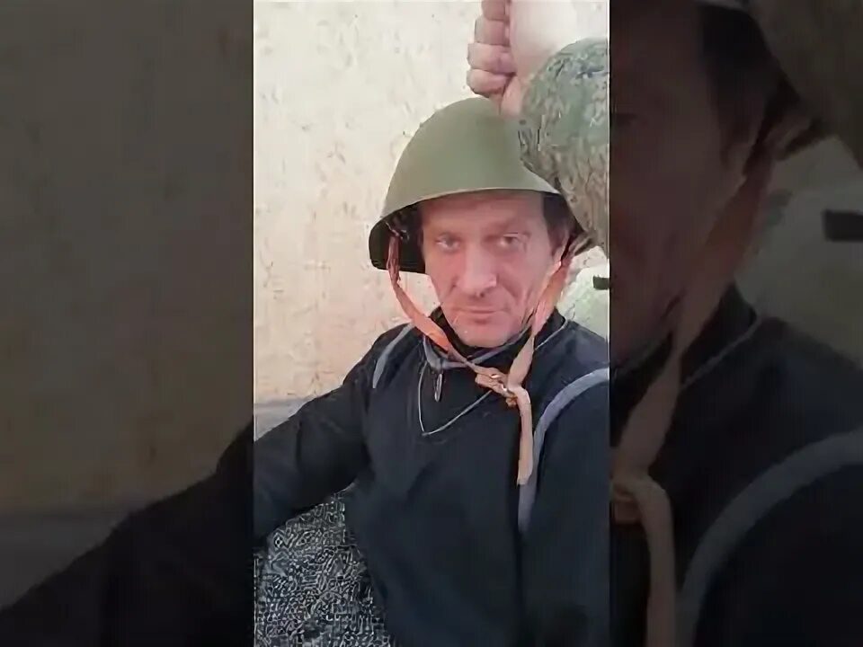 Бьют по каске. Удар по каске. каска от ударов.