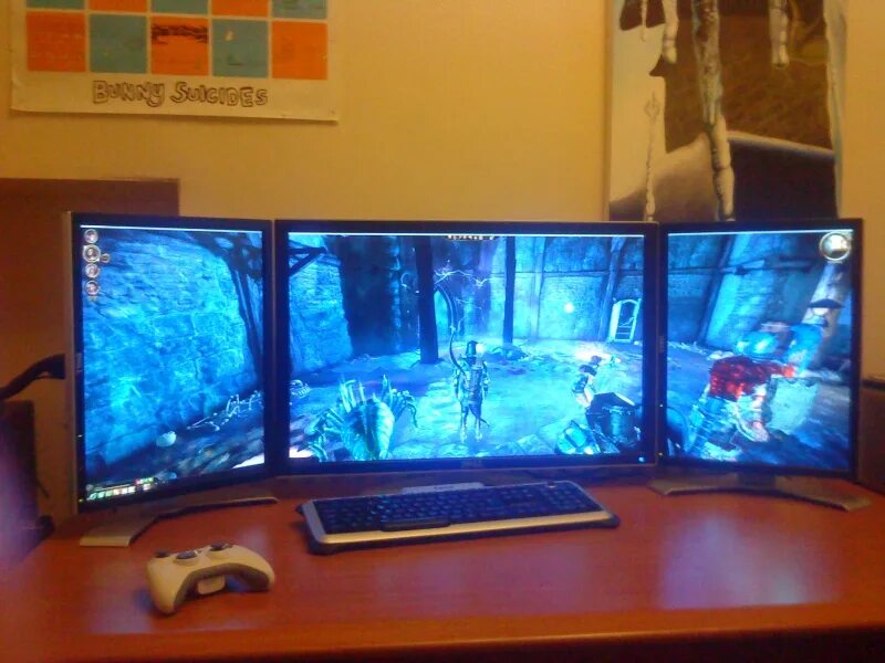 Монитор системы 3. 3 монитора. Несколько мониторов. Монитор системы 3. Монитор системы 3.