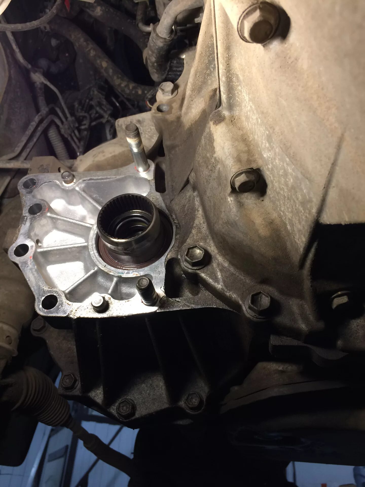 сальник раздатки рав 4 3поколения. сальник раздатки toyota rav4 2008. сальник раздатки рав 4. сальник раздатки рав 4. сальник хвостовика раздатки рав 4.