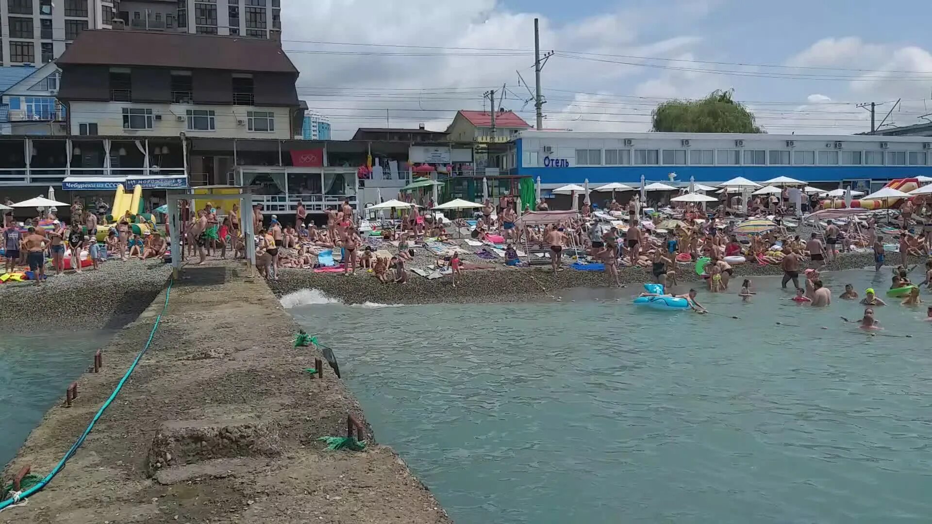 Открыли ли пляжи. Новосибирское море обское. Пляжи крыма 2022 севастополь. Открыли ли пляжи. Открыли ли пляжи.