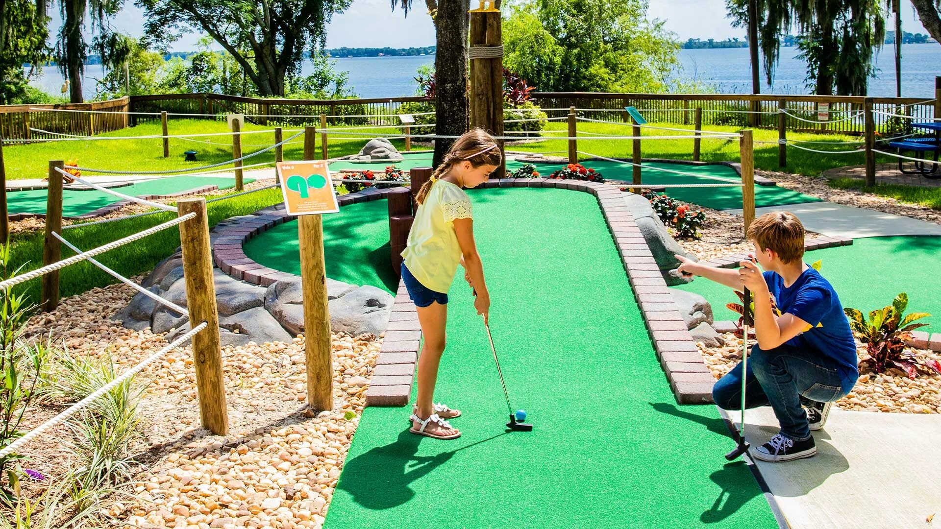 Гольф купить екатеринбург. Mini Golf. Форт Нокс мини гольф. Поттер мини гольф. Walkabout Mini Golf.