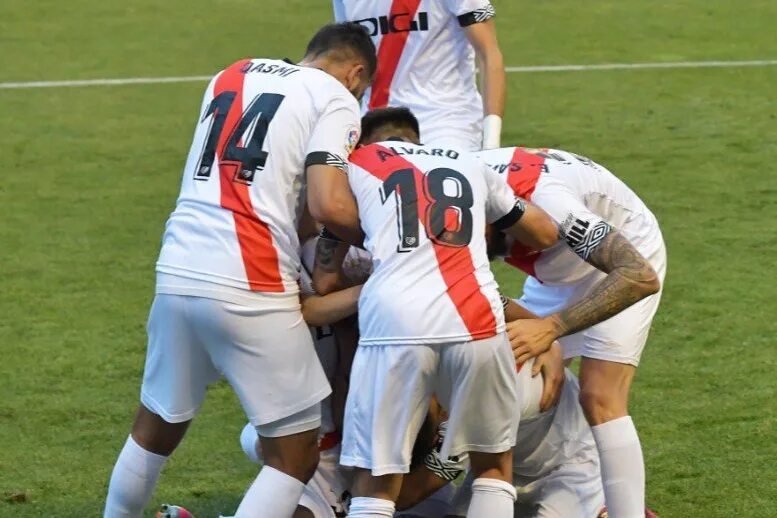 Жирона альмерия. Real madrid barcelona. Барселона райо вальекано. Райо вальекано форма. Жирона райо прогноз.