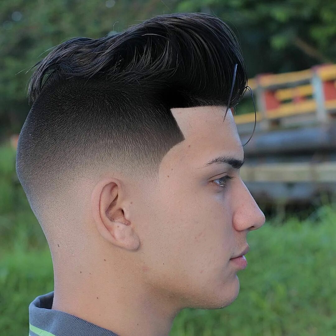 Low taper fade. Кроп фейд. Фейд удлиненка. Кроп фейд 2021. Лоу фейд кроп.